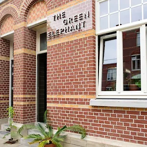 Hostel The Elephant &